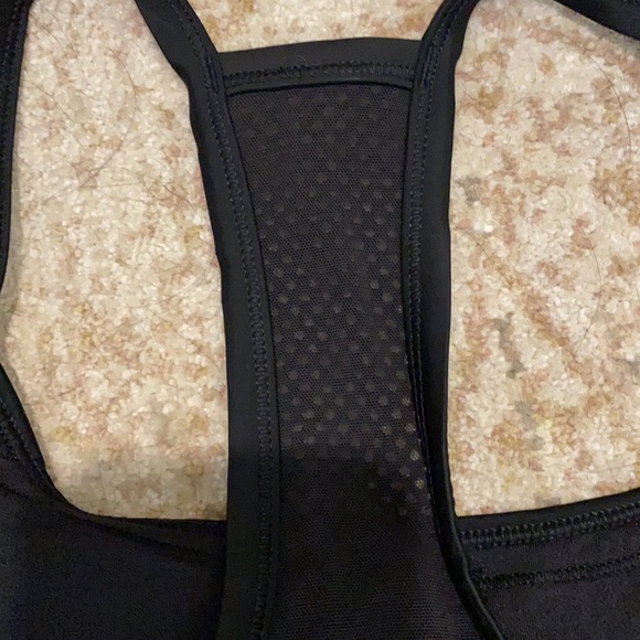 Lululemon Running Sports Bra with Pocket - Picture 9 of 9